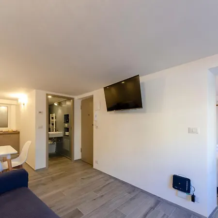 Castelli's Apartmetnts Fico 1 公寓 *
