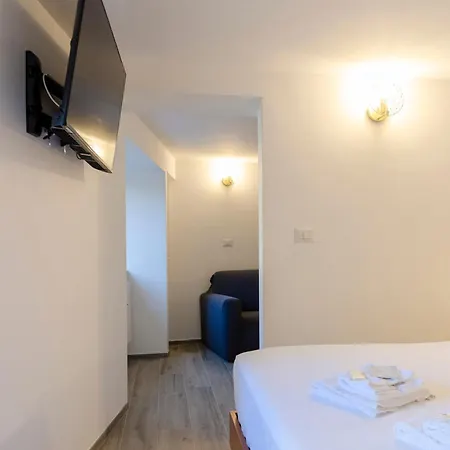 Castelli's Apartmetnts Fico 1 公寓 *